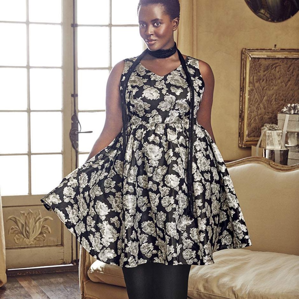 Torrid Silver Damask Floral Formal Dress, Plus - ready for it's next party!